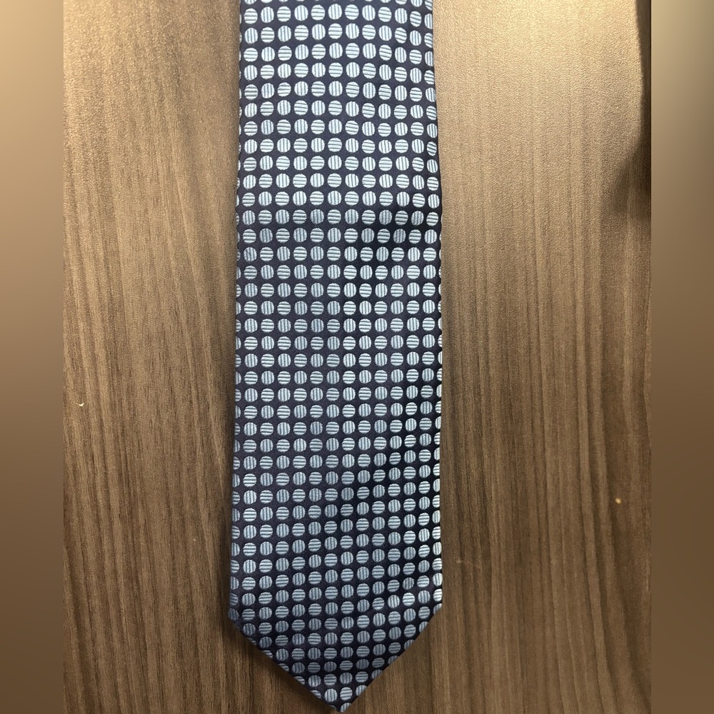 Charvet Elegant Blue and Black Patterned Tie